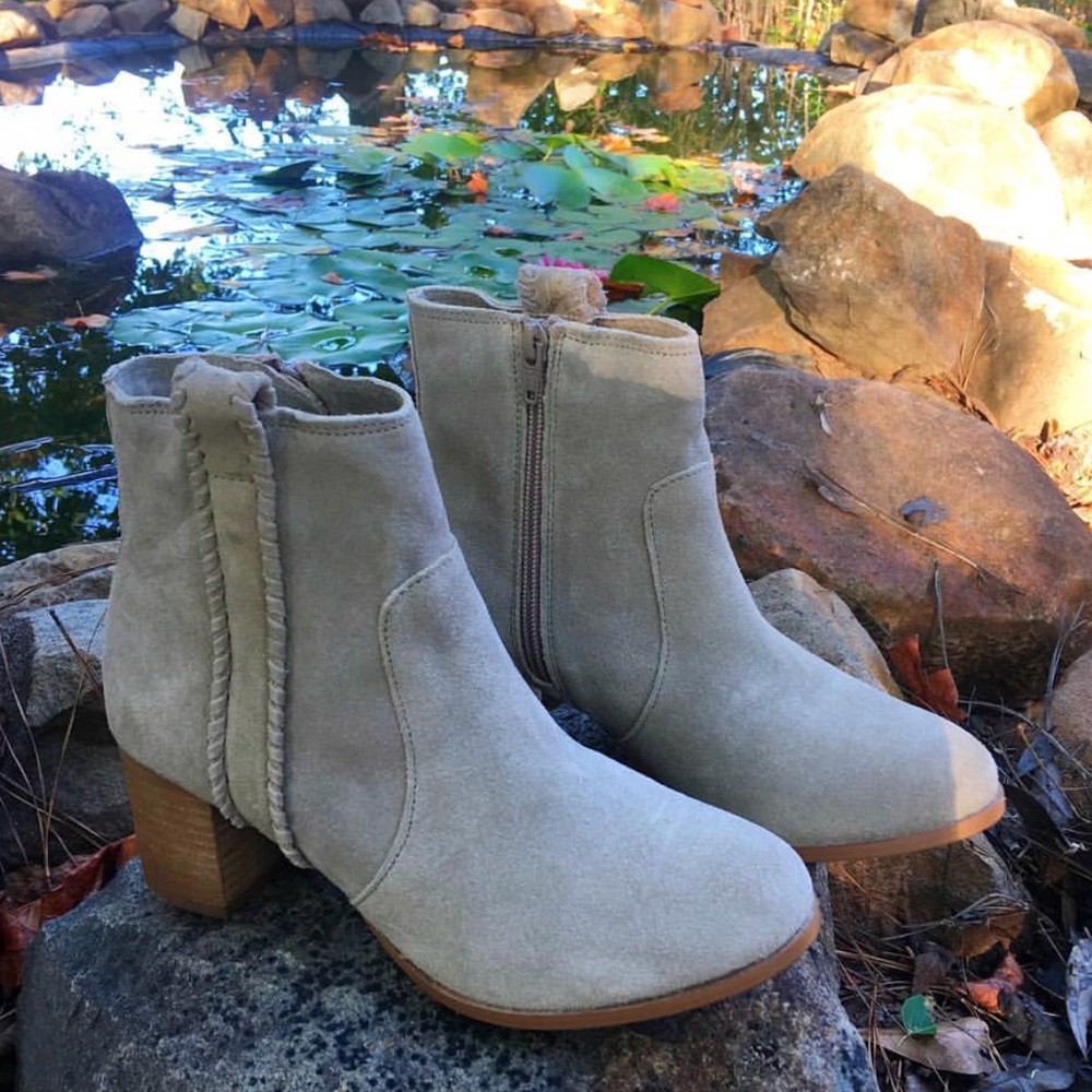 NIB Whipstitched Suede Block Heel Ankle Booties - Picture 7 of 7